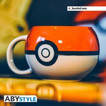 POKEMON - Tasse 3D "Pokeball"  Würden Sie lieber Pikachu oder Glumanda wählen? Keine Notwendigkeit zu wählen, fangen Sie sie alle mit diesem Pokémon 3D Tasse!